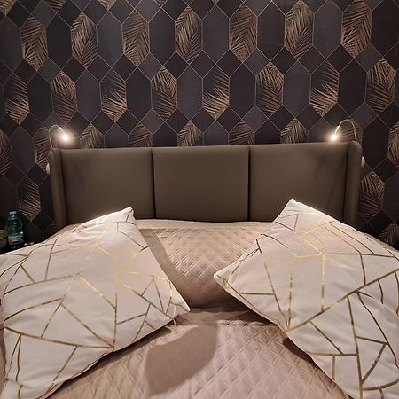 Aircraft Services Rooms Neapol Zewnętrze zdjęcie