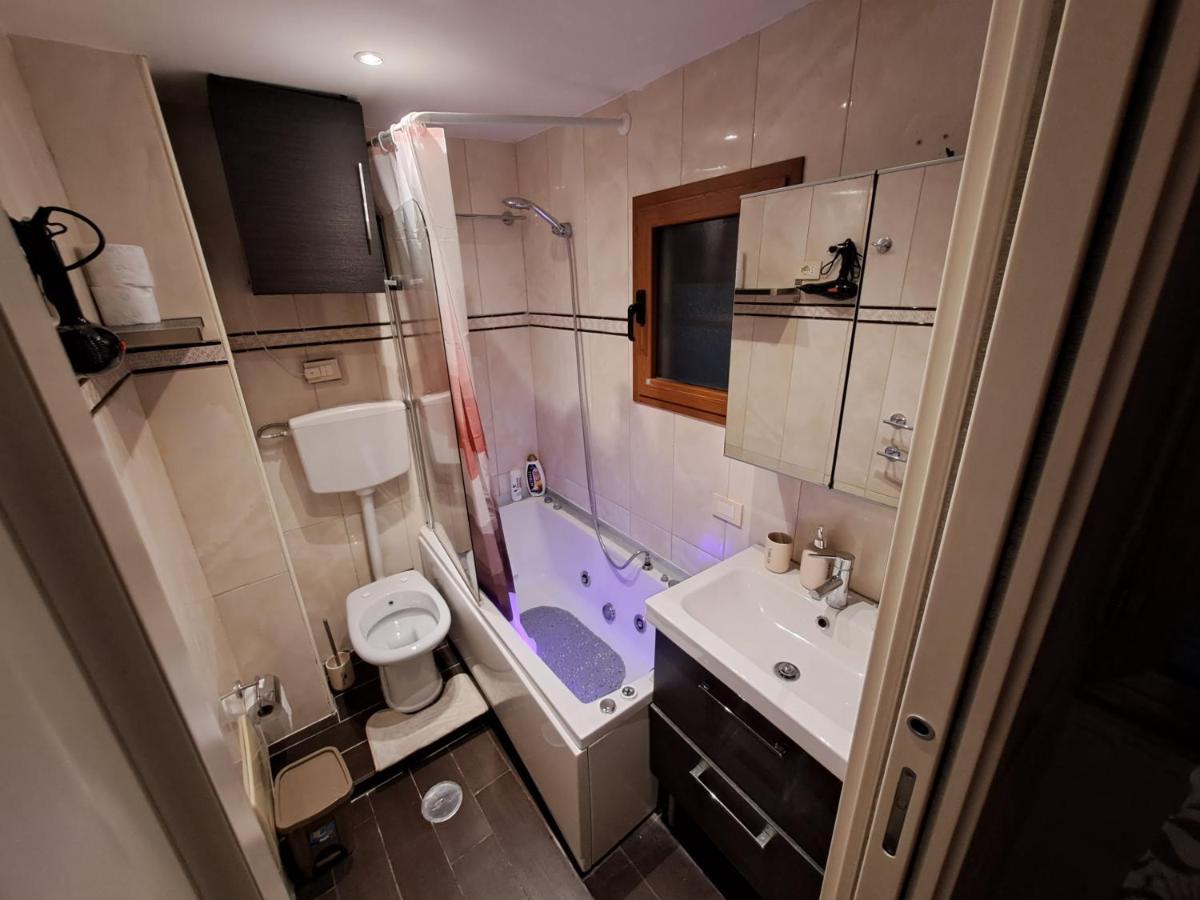 Aircraft Services Rooms Neapol Zewnętrze zdjęcie