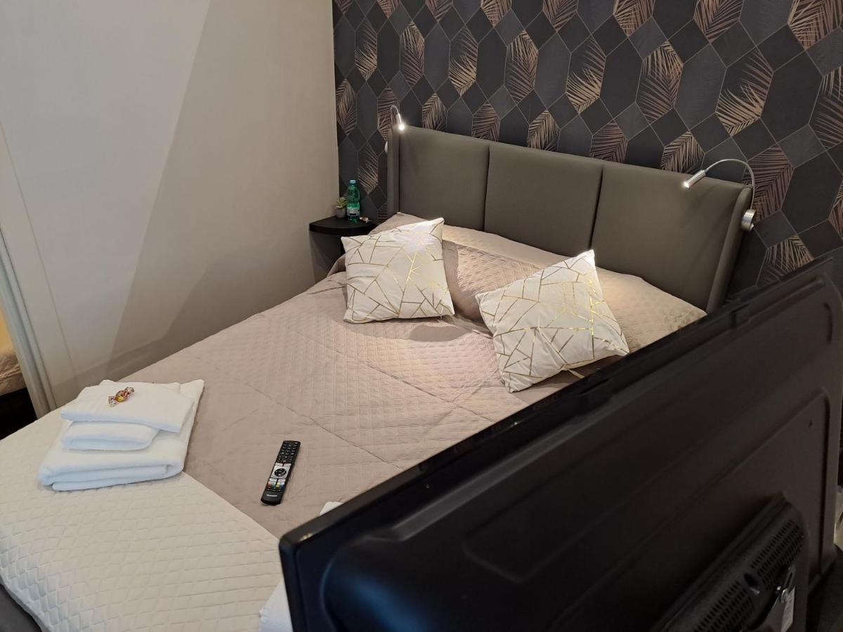Aircraft Services Rooms Neapol Zewnętrze zdjęcie